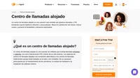 Un centro de llamadas alojado es una solución de software que maneja las llamadas entrantes y salientes, así como las interacciones IVR a través de un solo sistema.