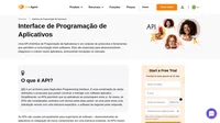 A API (interface de programação de aplicativos) é uma combinação de ferramentas e códigos. Softwares usam API para integrar outros aplicativos. API define a cooperação.